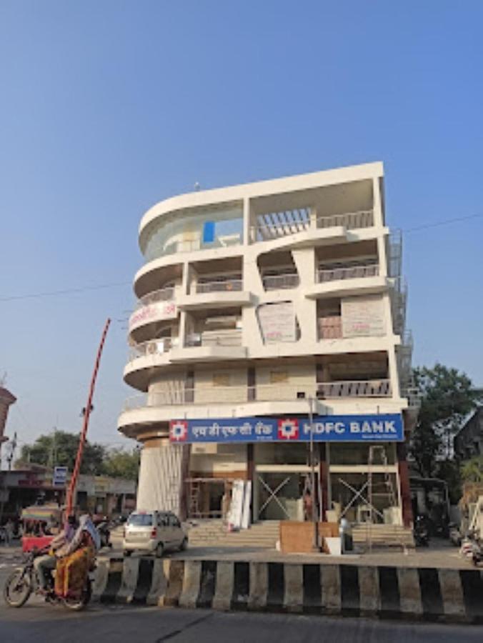 Hotel Vaibhav,Akola Zewnętrze zdjęcie